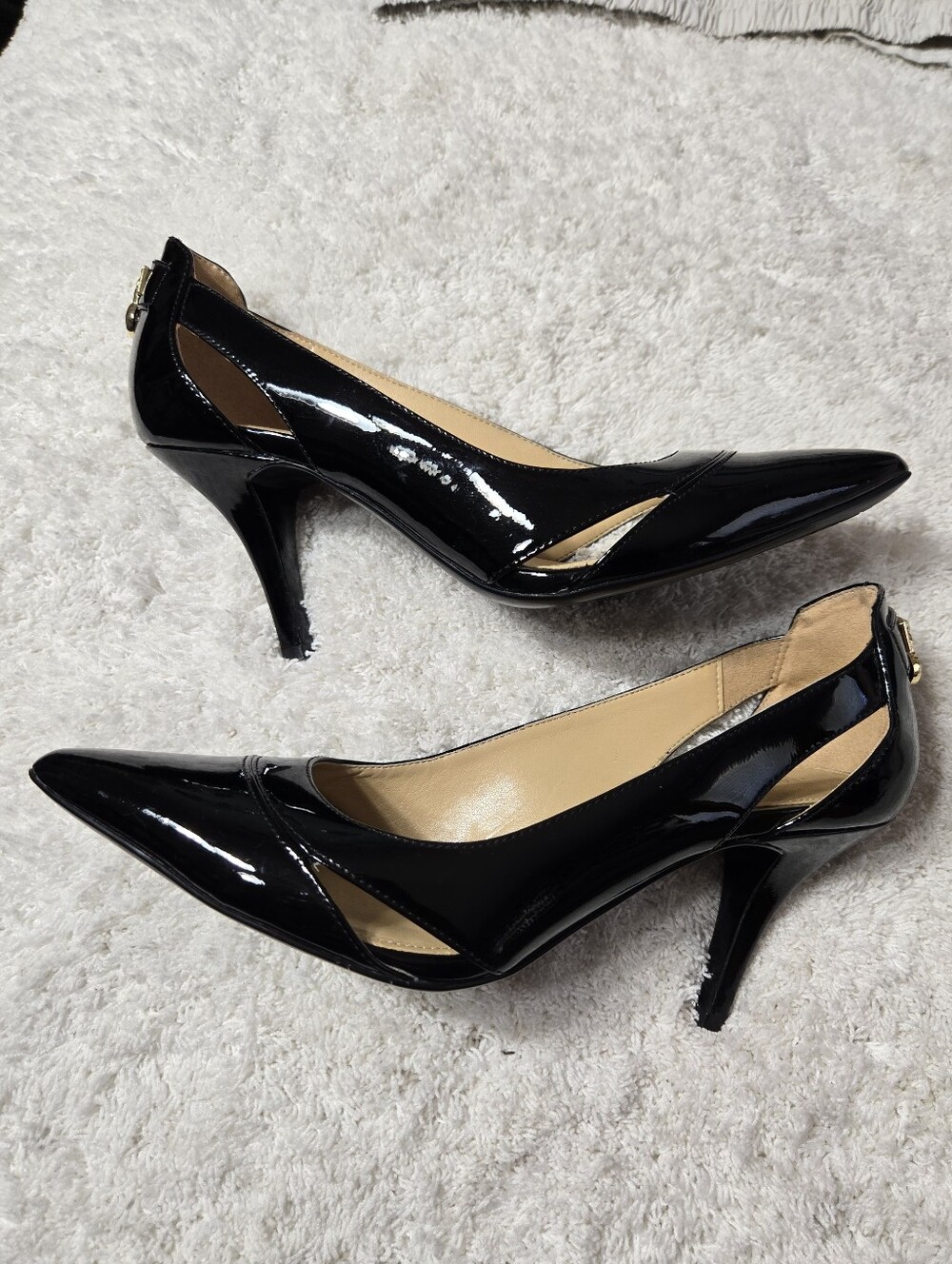 Michael Kors Patent Leather Black Small Heels Cutout Details Sz 7